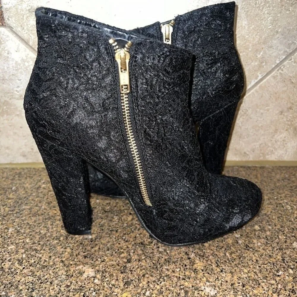 Diba Black Lace All Over Womens Ankle Bootie Gold Side Zip Size 9.5M